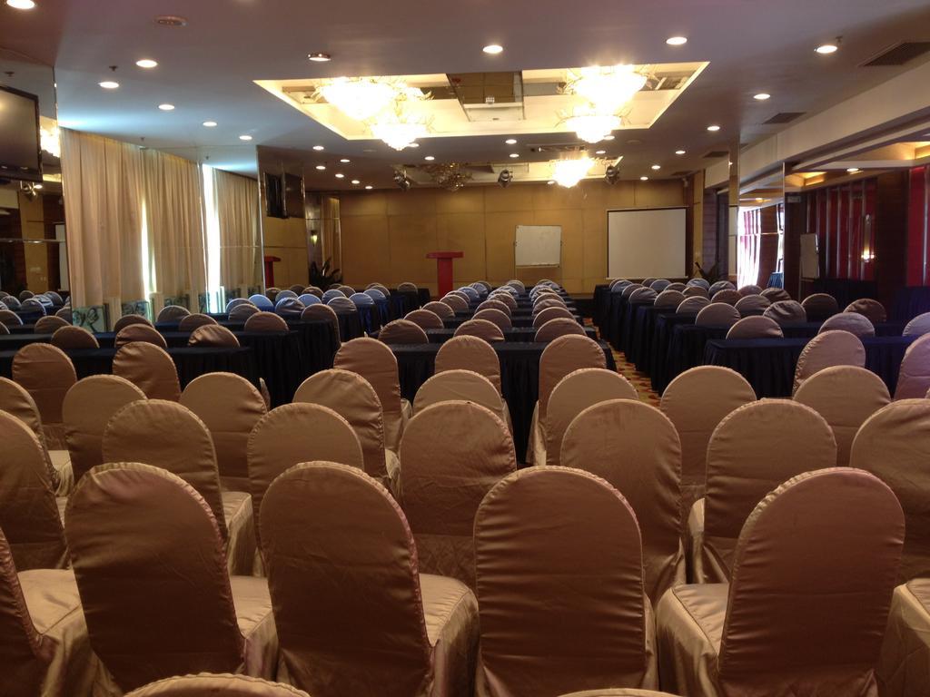 Best Western New Century Hotel Shanghai Esterno foto
